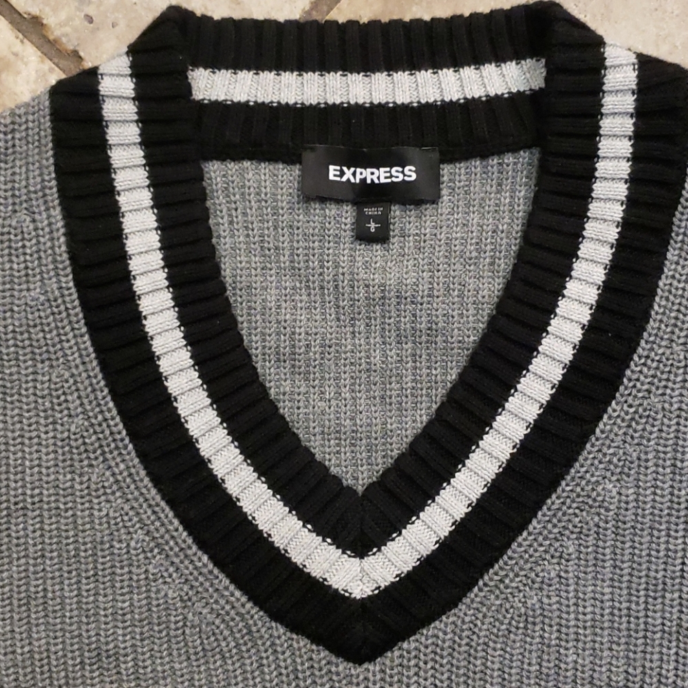 Express sweater - Picture 2 of 3